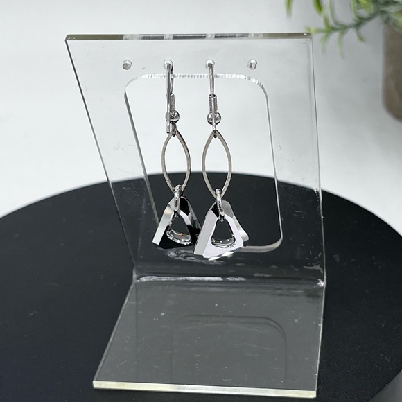 Callura Swarovski Volcano Crystal Triangle Drop Earrings NWT - Picture 7 of 10